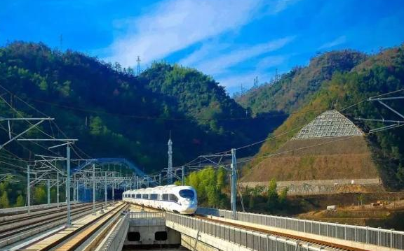 湖北到浙江建設一條高鐵,完善沿線城市交通網
